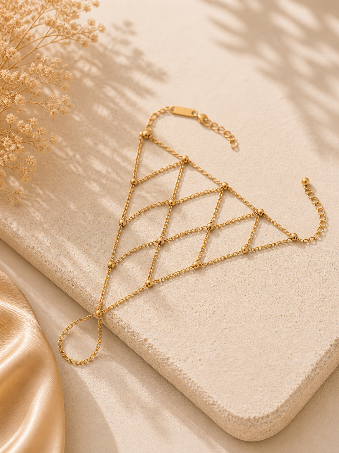 Keffiyah Hand Chain